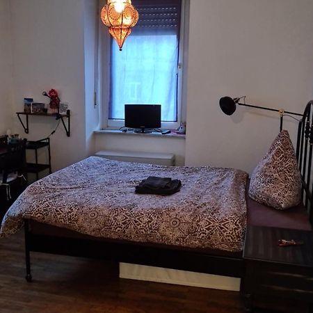 Gemuetliches Zimmer In Einer Altbauwohnung In Der Stadt Würzburg Kültér fotó